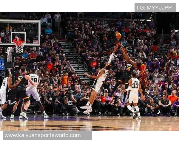 文班亚马篮下强势封盖卡明斯基震撼全场引发热议 文班亚马篮下强势封盖卡明斯基震撼全场引发热议